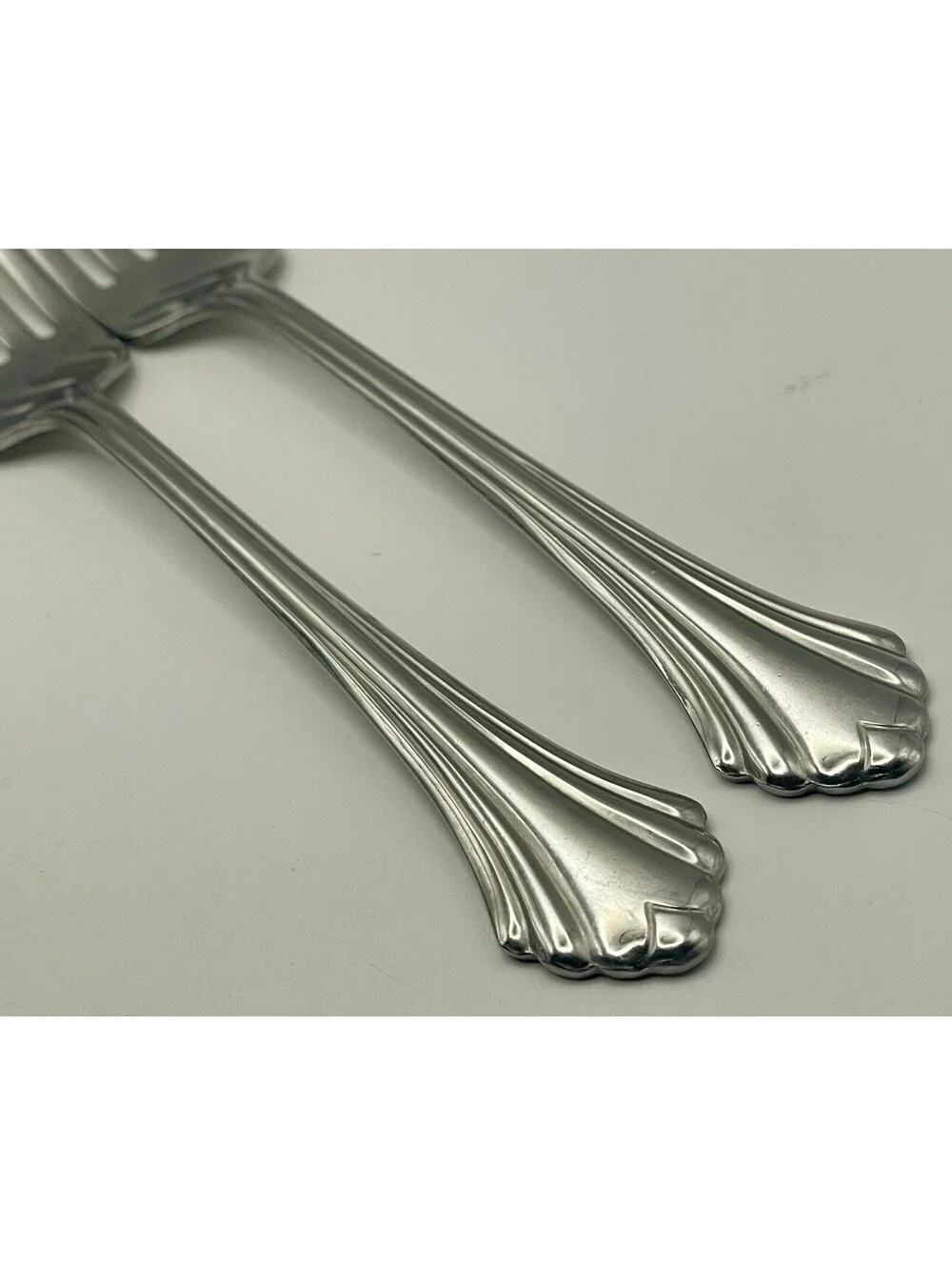 Oneida BANCROFT Glossy USA Stainless Flatware -- Lot of 2 Dinner Forks 7 3/8